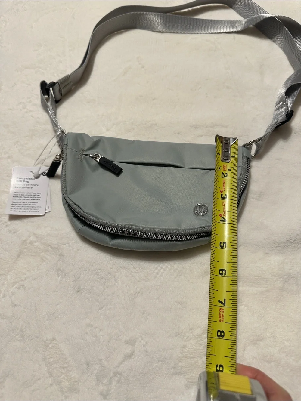 lululemon athletica silver-gray crossbody bag